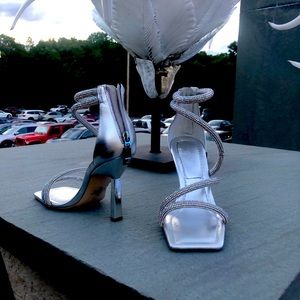Size 7 silver rhinestone guess heels